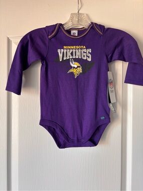 Minnesota Vikings New! Gerber Baby onesie 18 Months NFL Long Sleeve purple